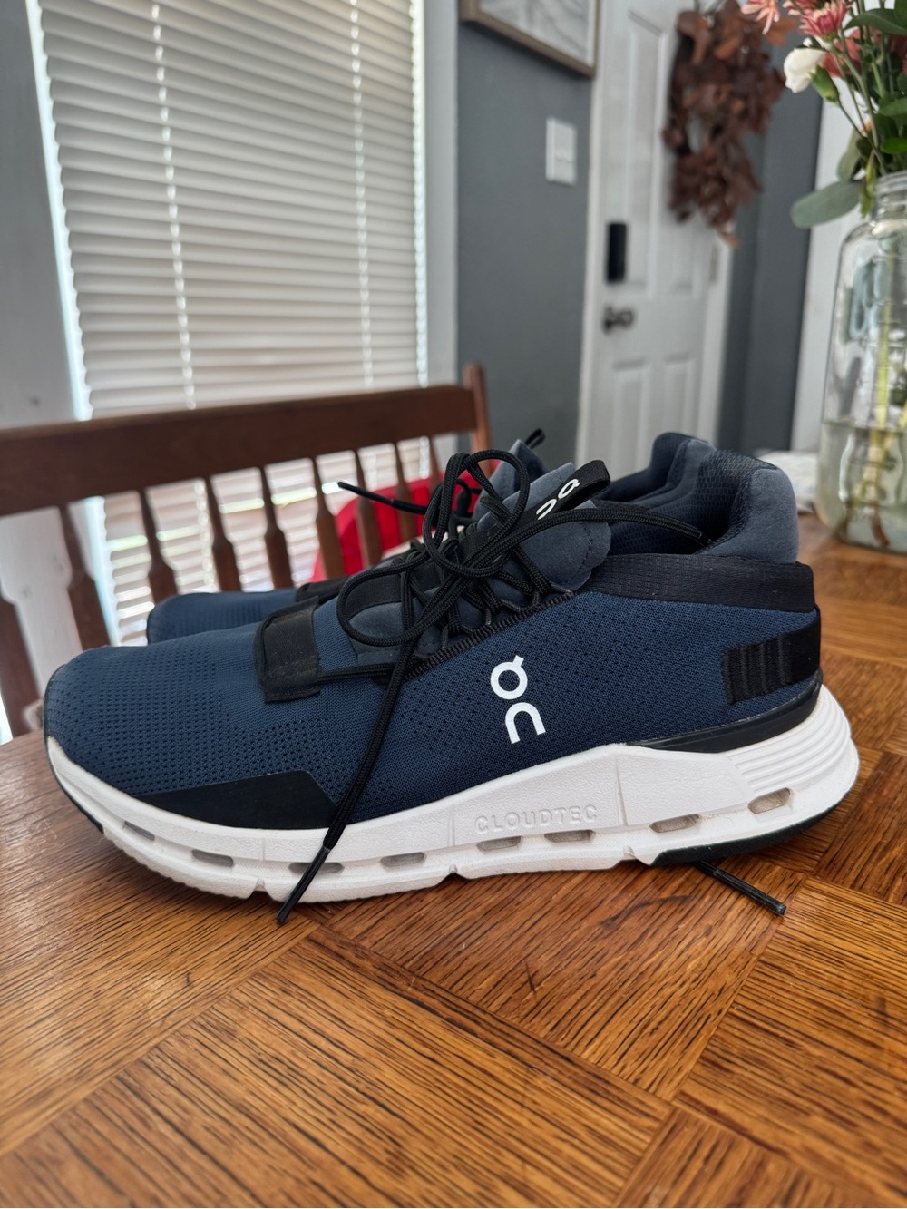On cloud Womens cloud nova - size 9.5